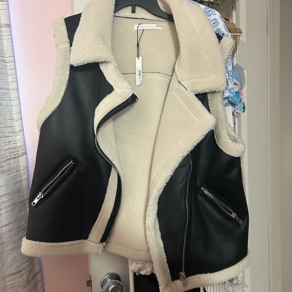 Susana Monaco Cream Fleece Vest